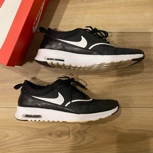 Nike - Womens Air Max Thea